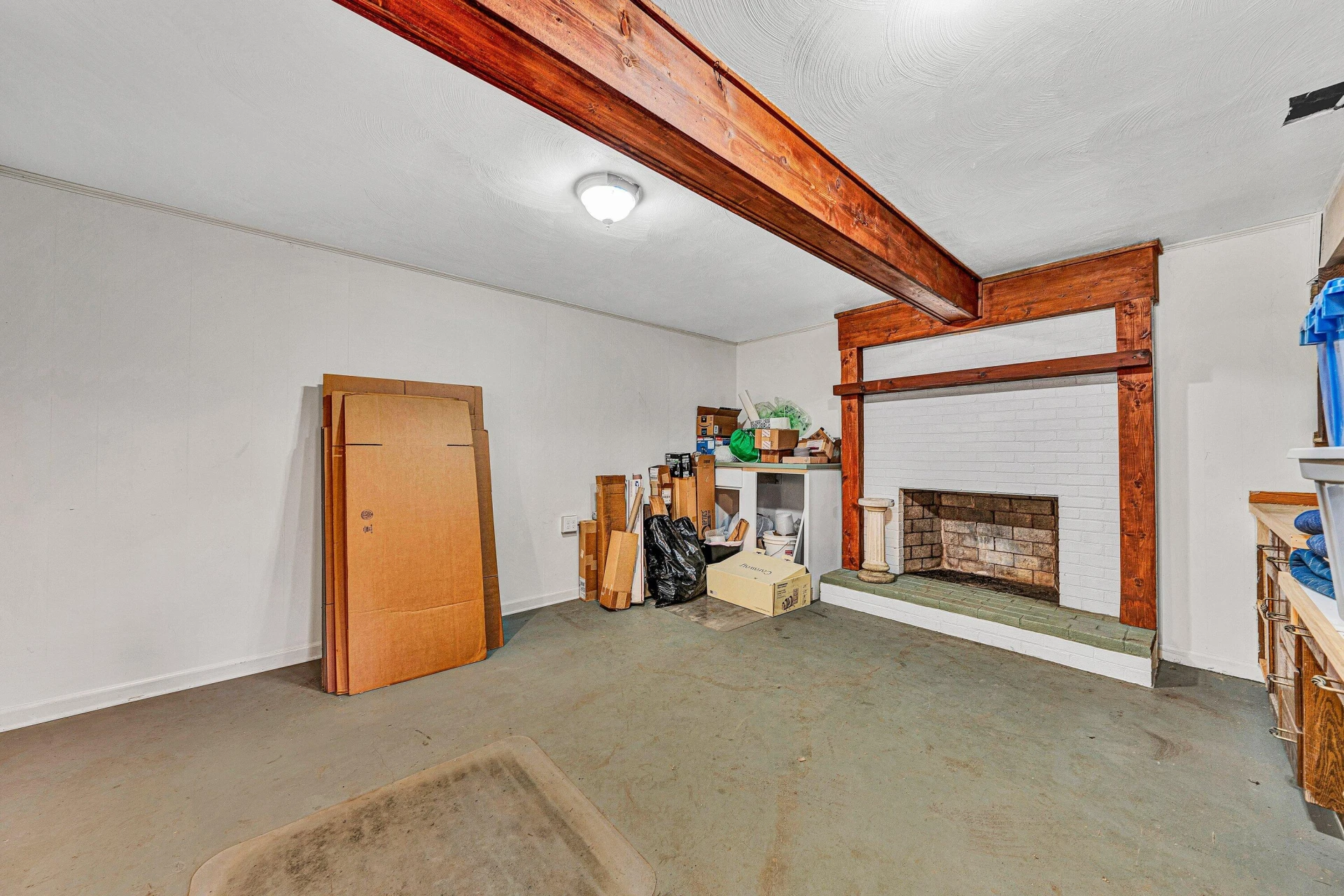 6281 Burnt Chimney RD - Photo 32