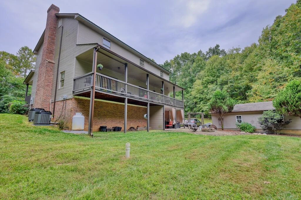 1705 Barberry RD SE - Photo 34
