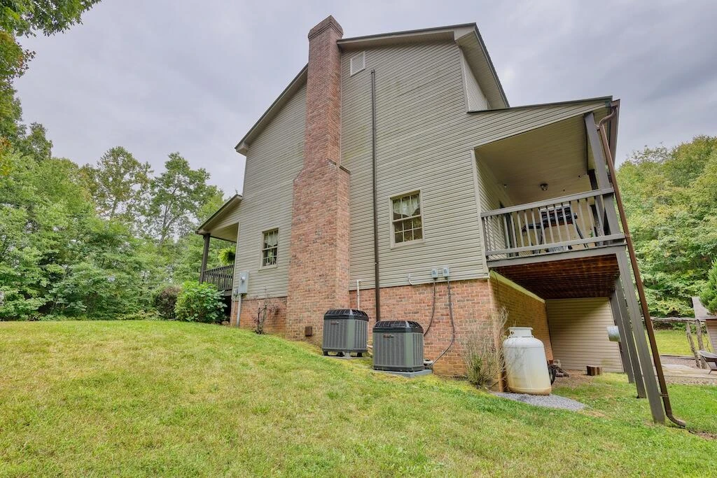 1705 Barberry RD SE - Photo 35