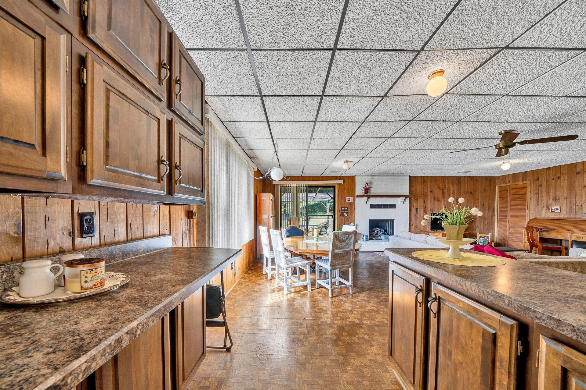 142 Elwood ST - Photo 14
