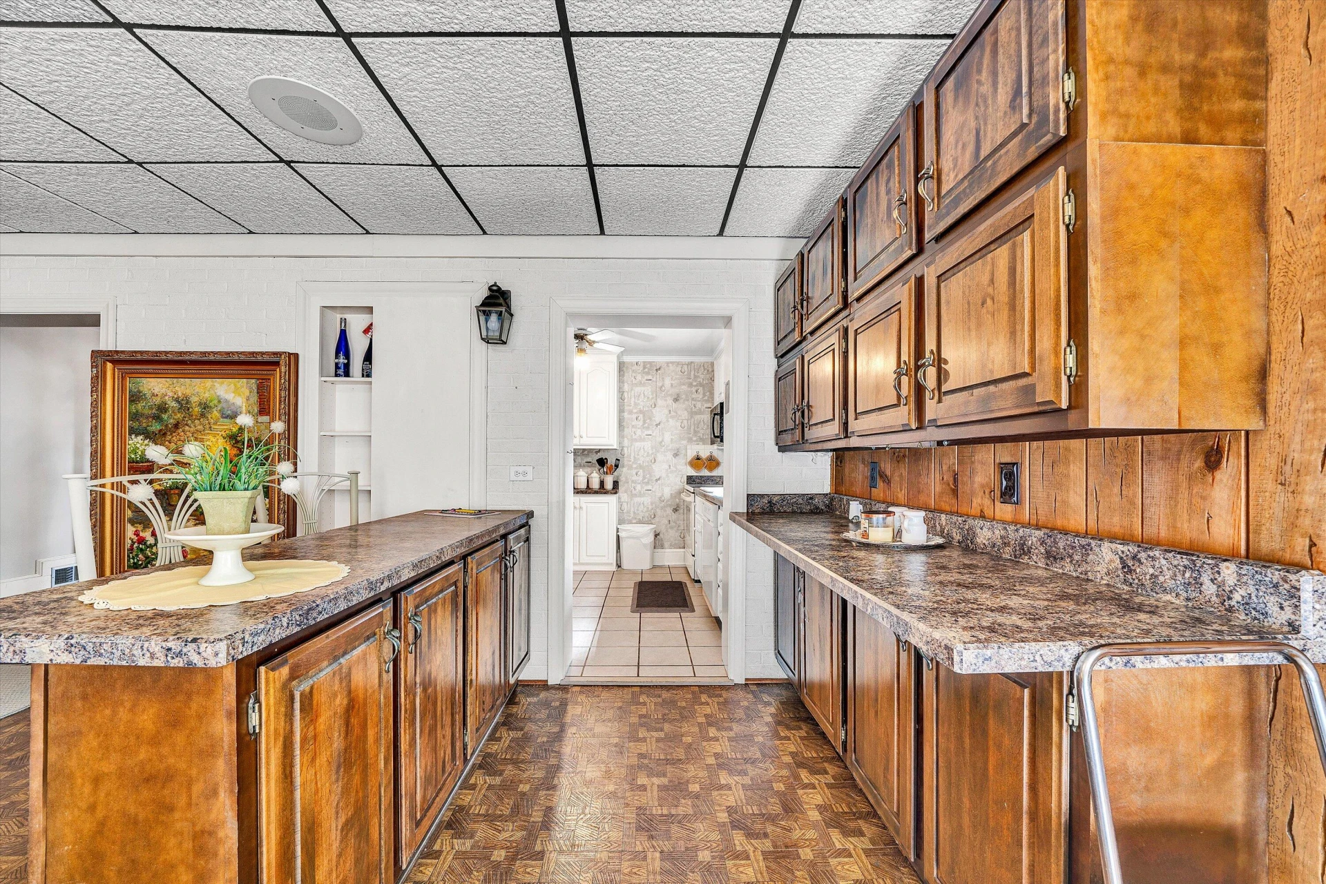 142 Elwood ST - Photo 16