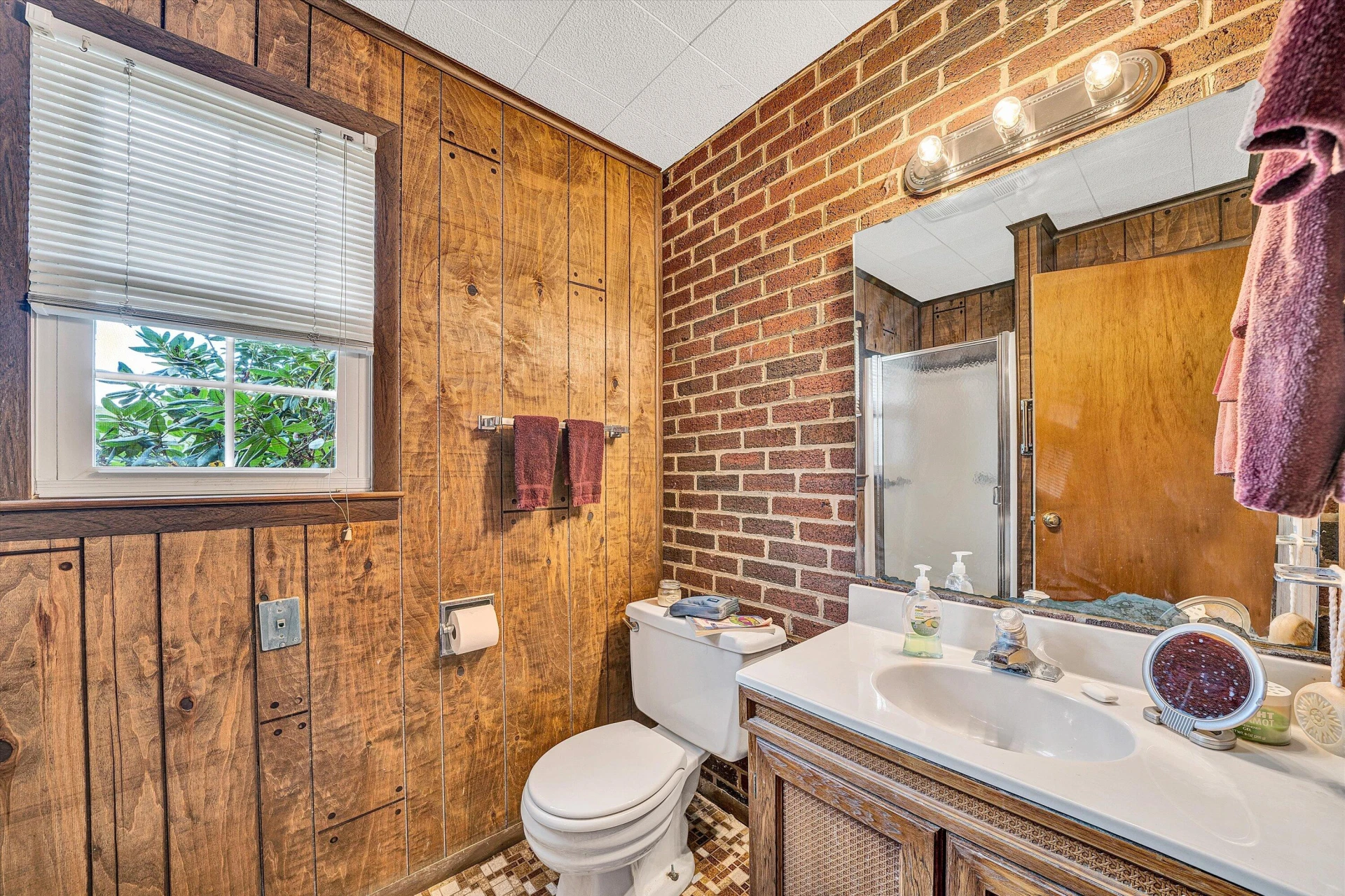142 Elwood ST - Photo 23