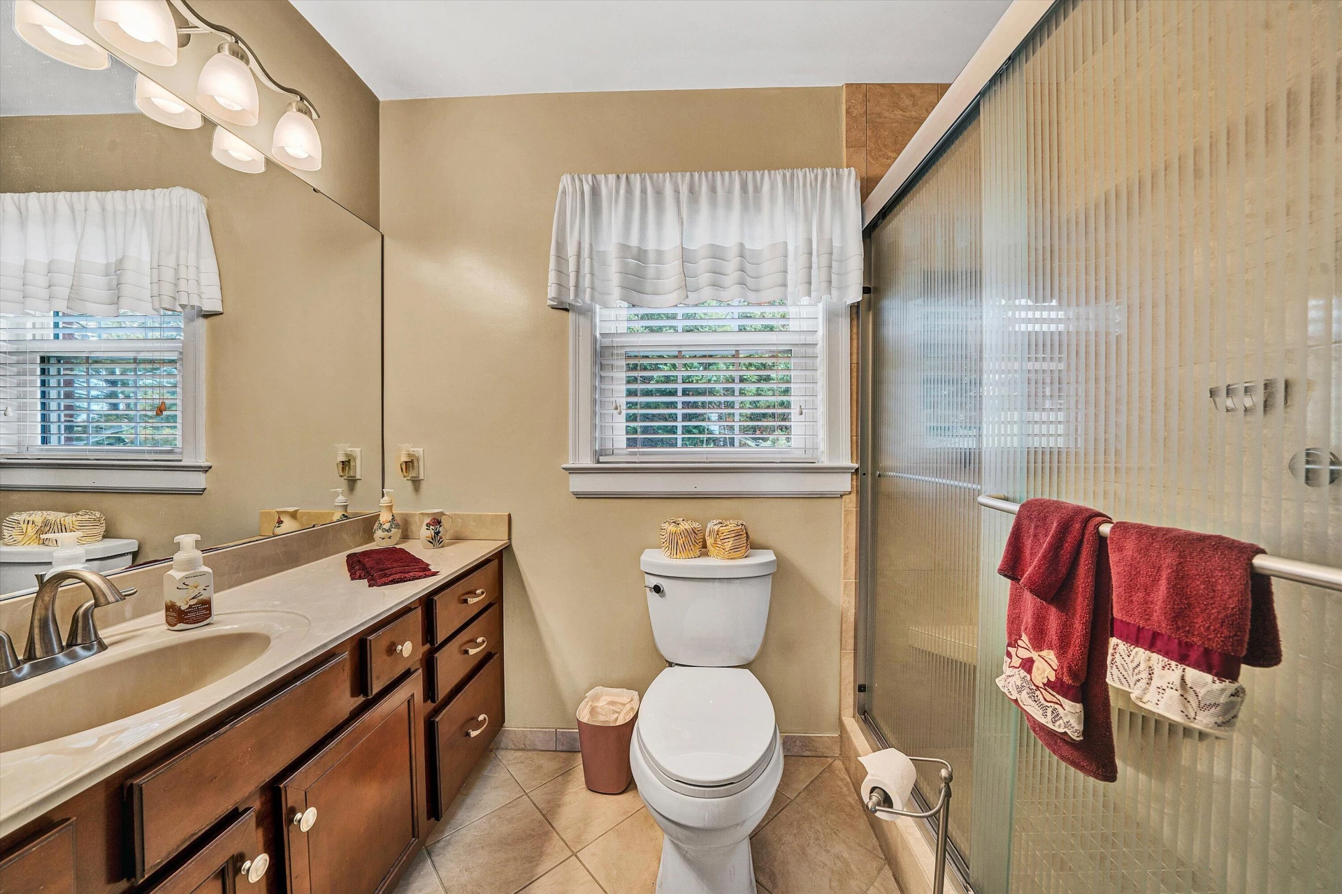 142 Elwood ST - Photo 27