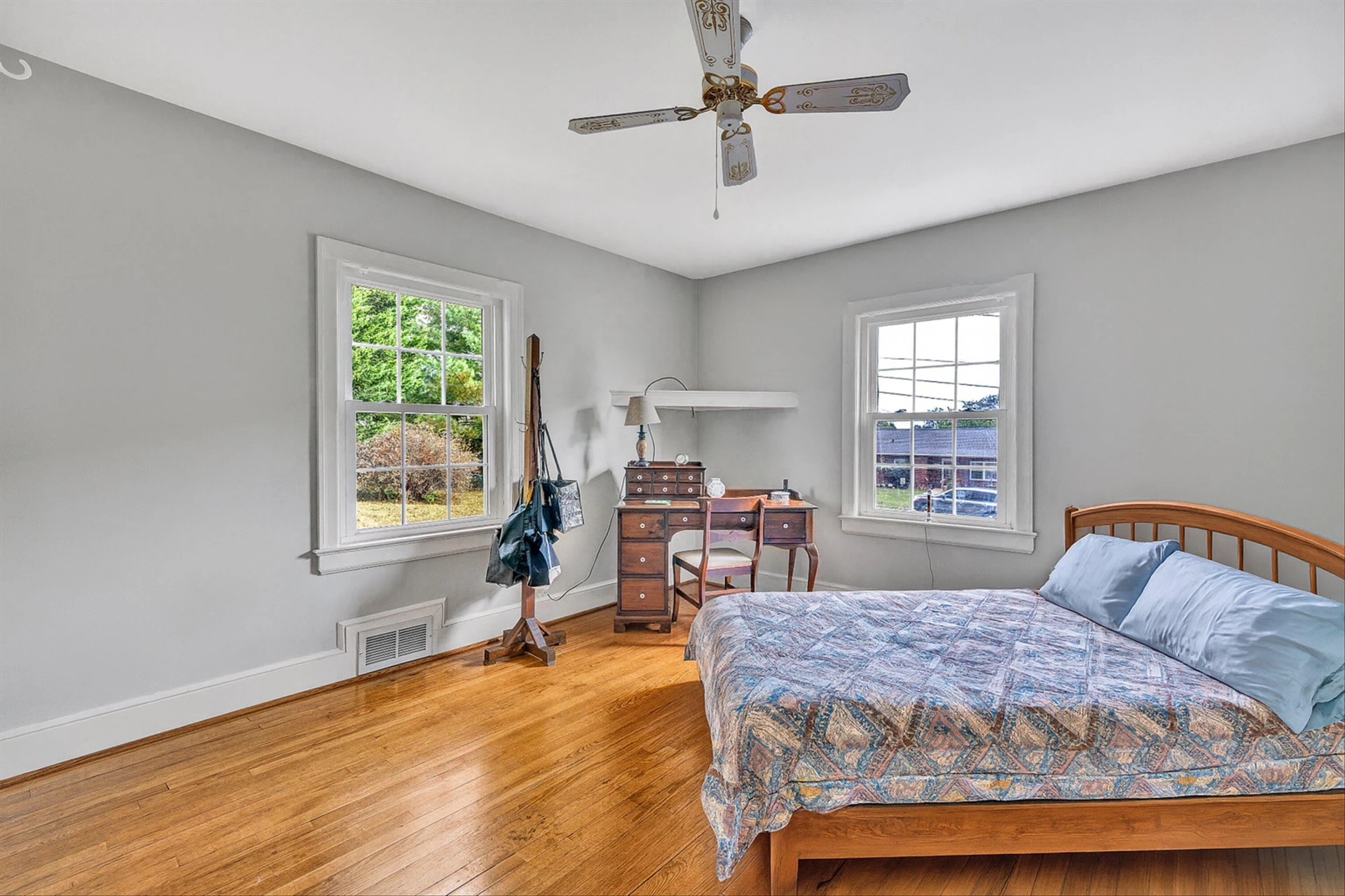 142 Elwood ST - Photo 28