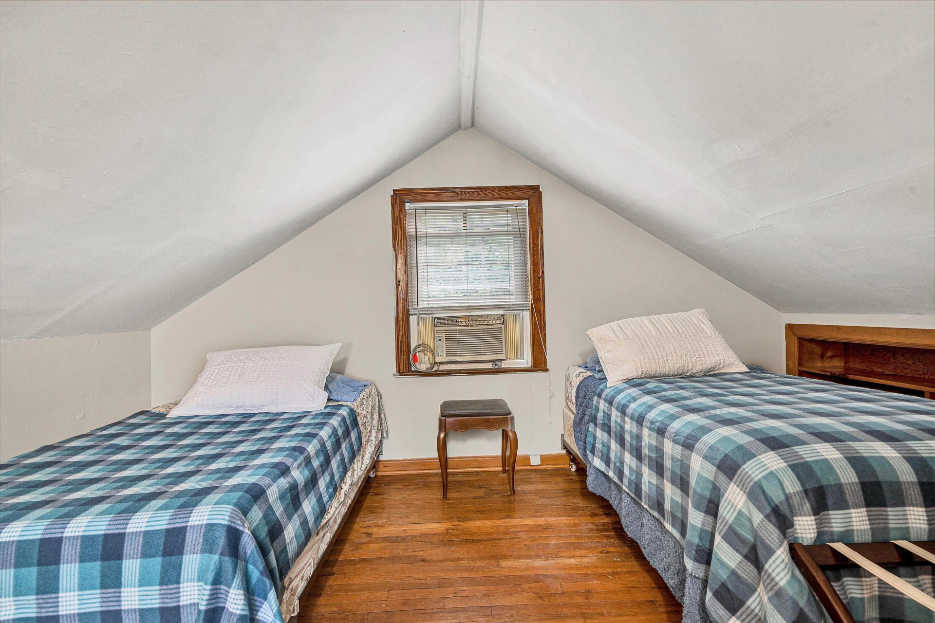 142 Elwood ST - Photo 30