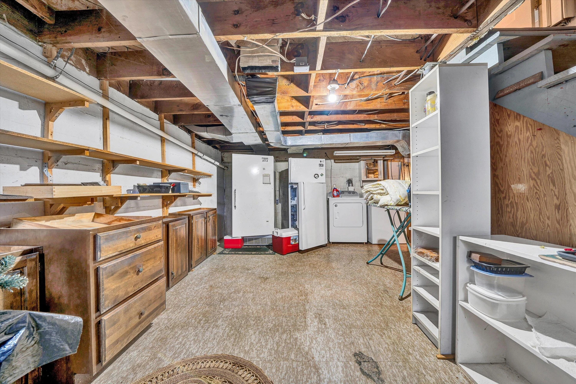 142 Elwood ST - Photo 33