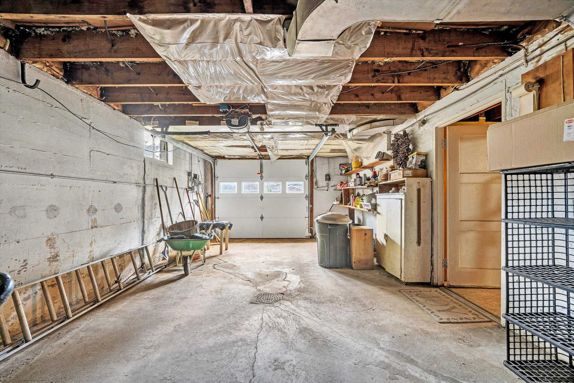 142 Elwood ST - Photo 36