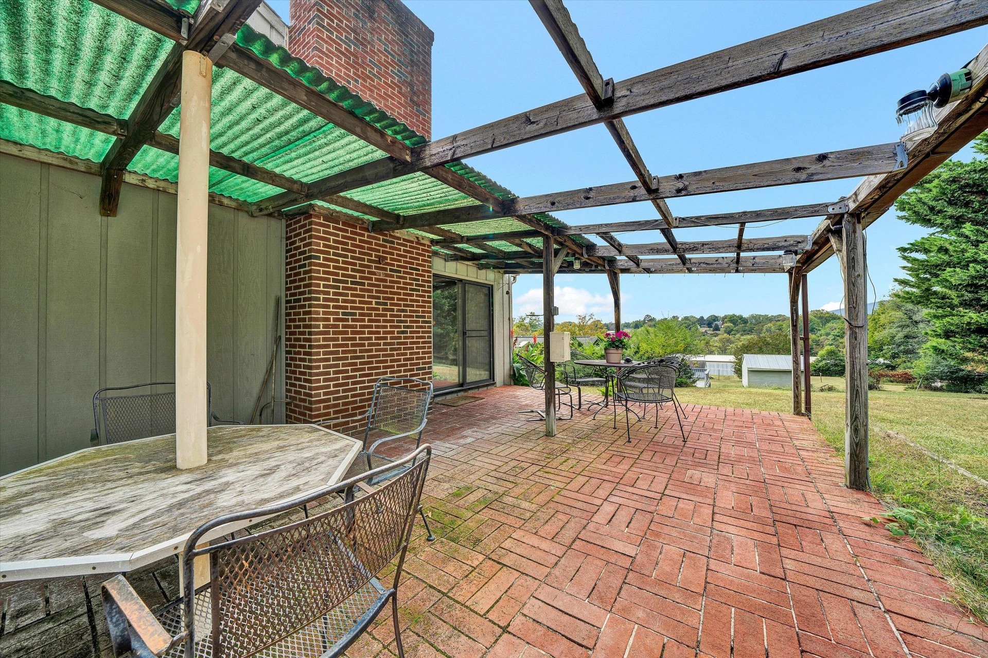 142 Elwood ST - Photo 38