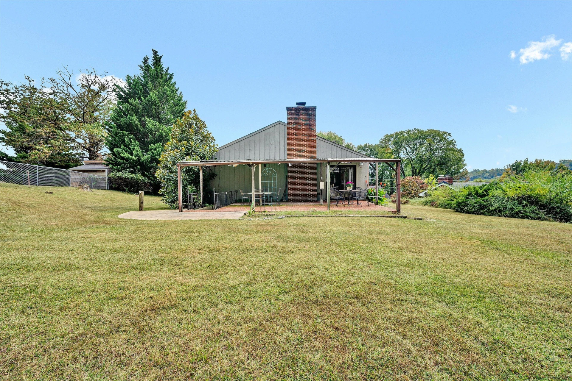 142 Elwood ST - Photo 41