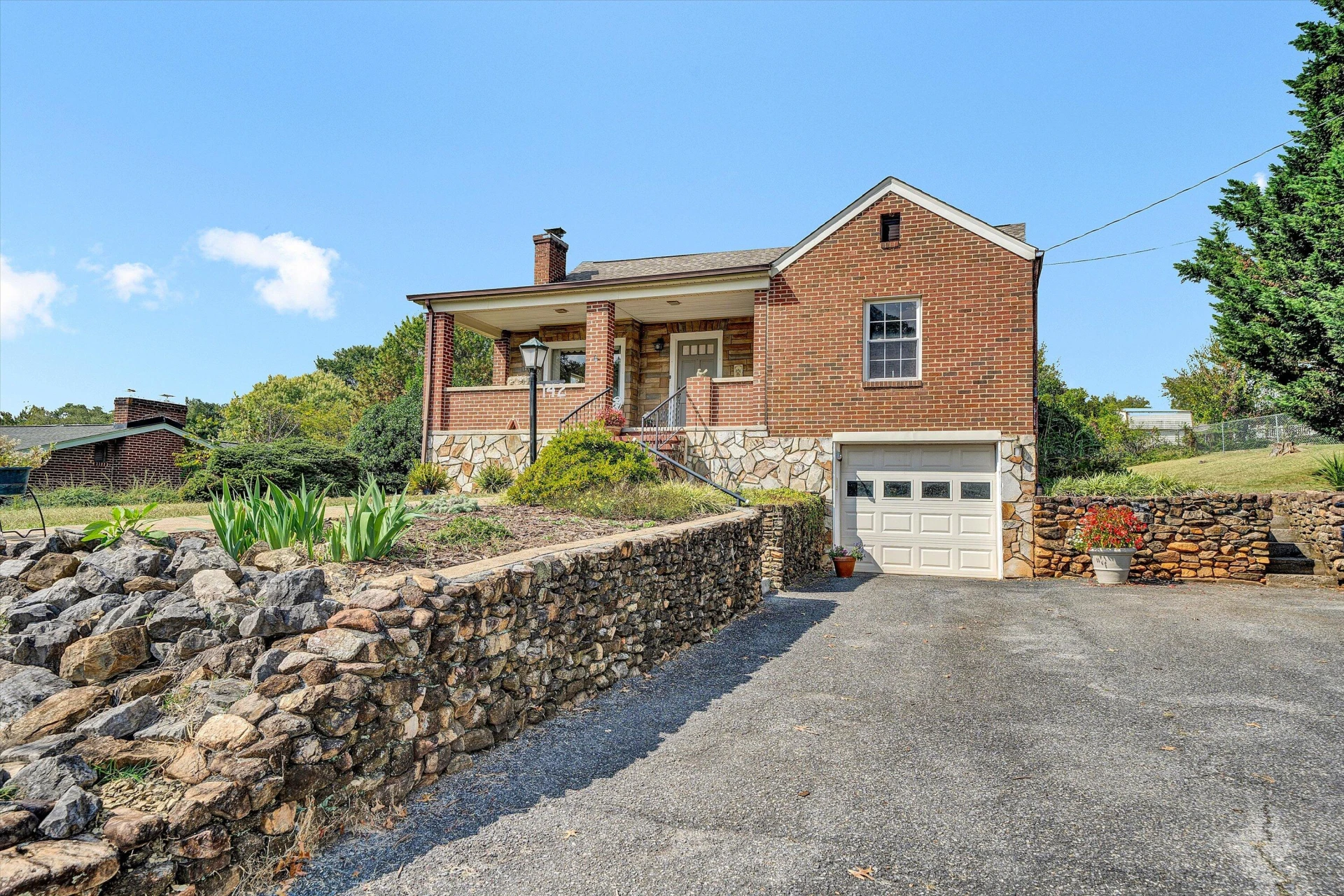 142 Elwood ST - Photo 42