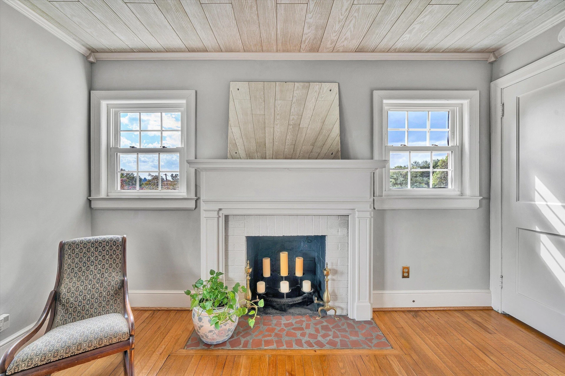 142 Elwood ST - Photo 8