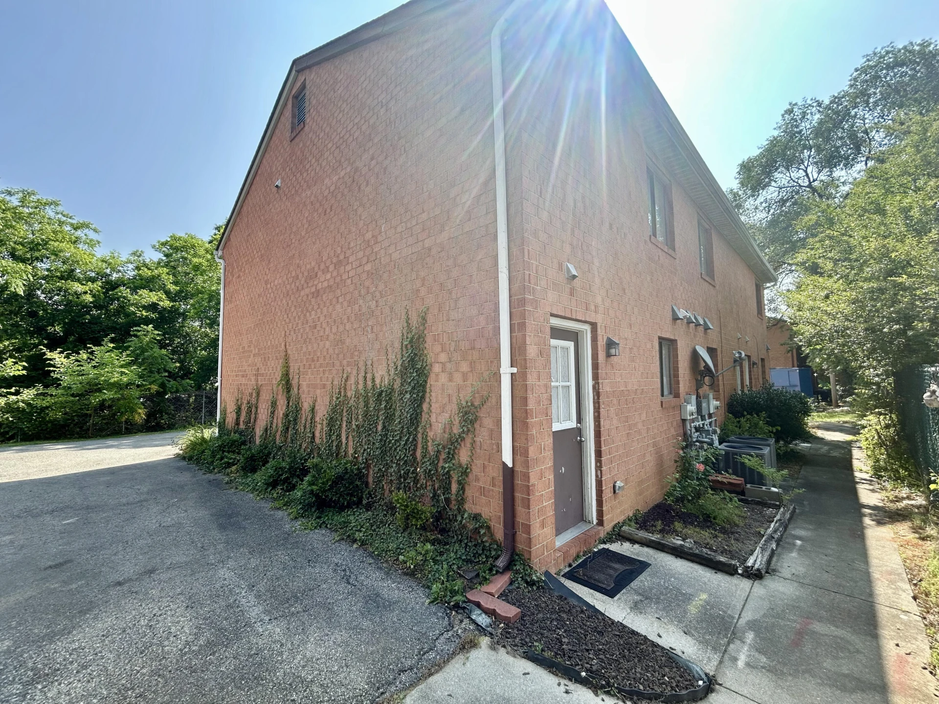 106 Lee AVE NE - Photo 15