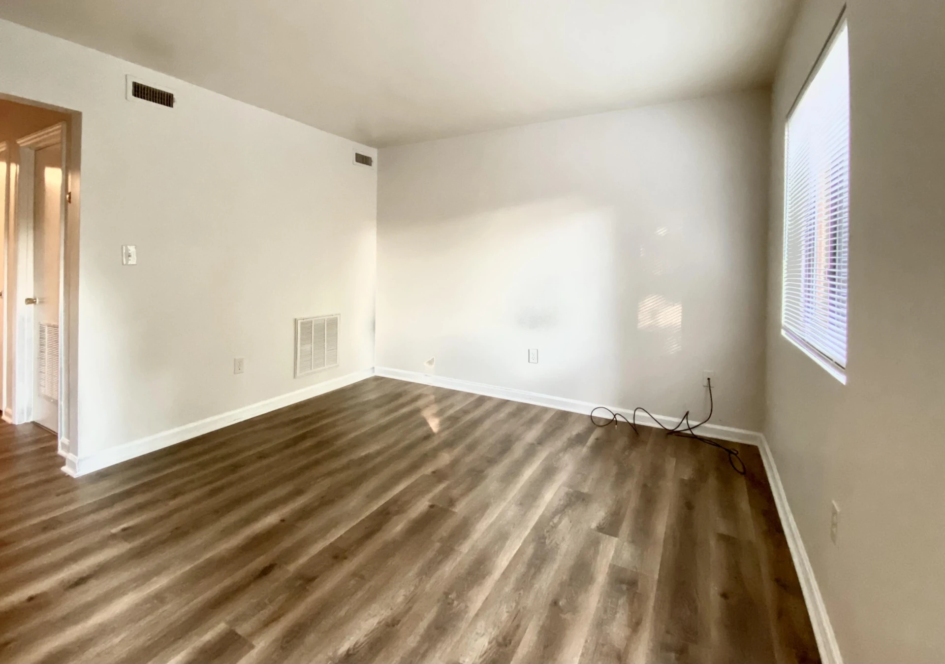 106 Lee AVE NE - Photo 22