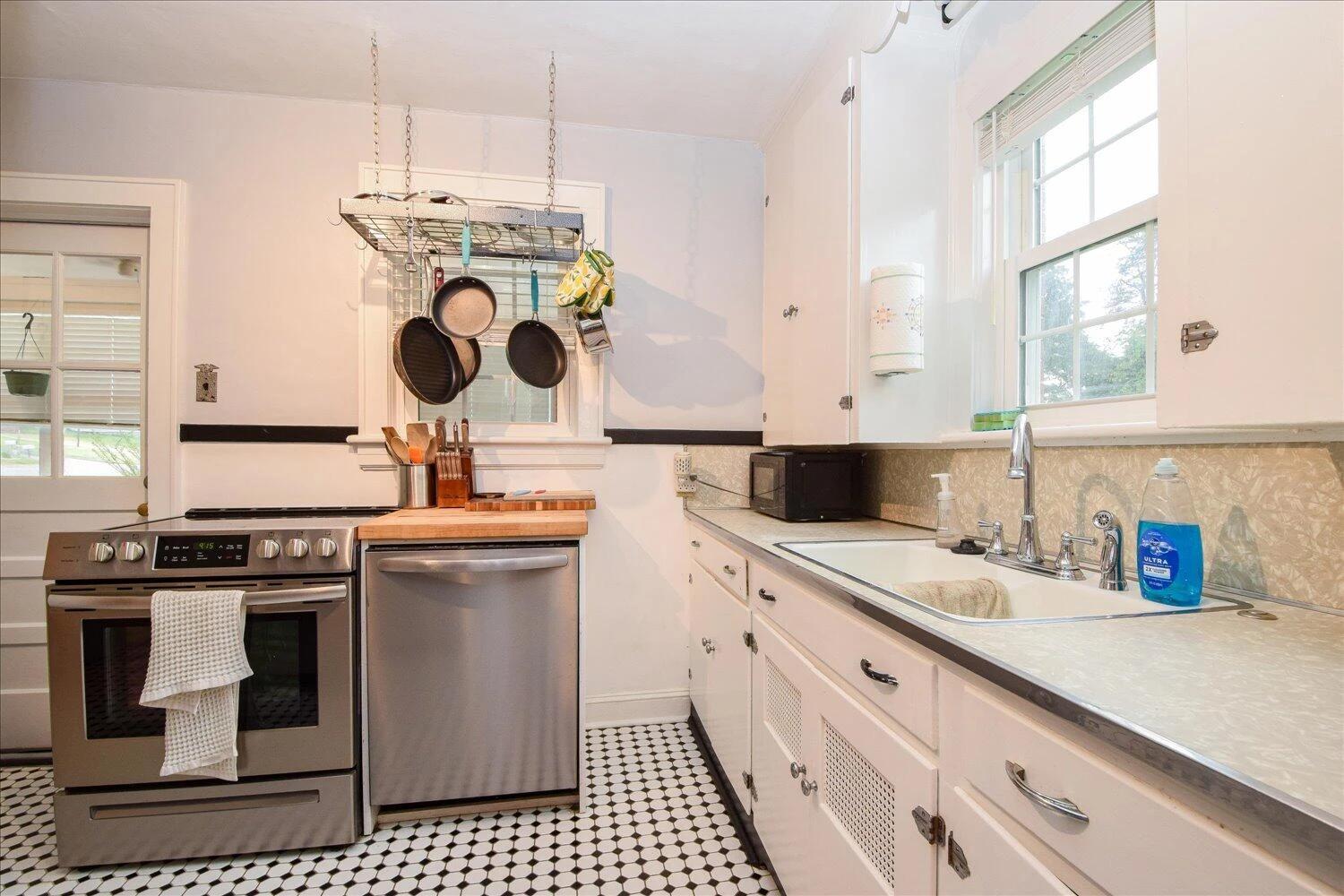 4124 Vermont AVE NW - Photo 10