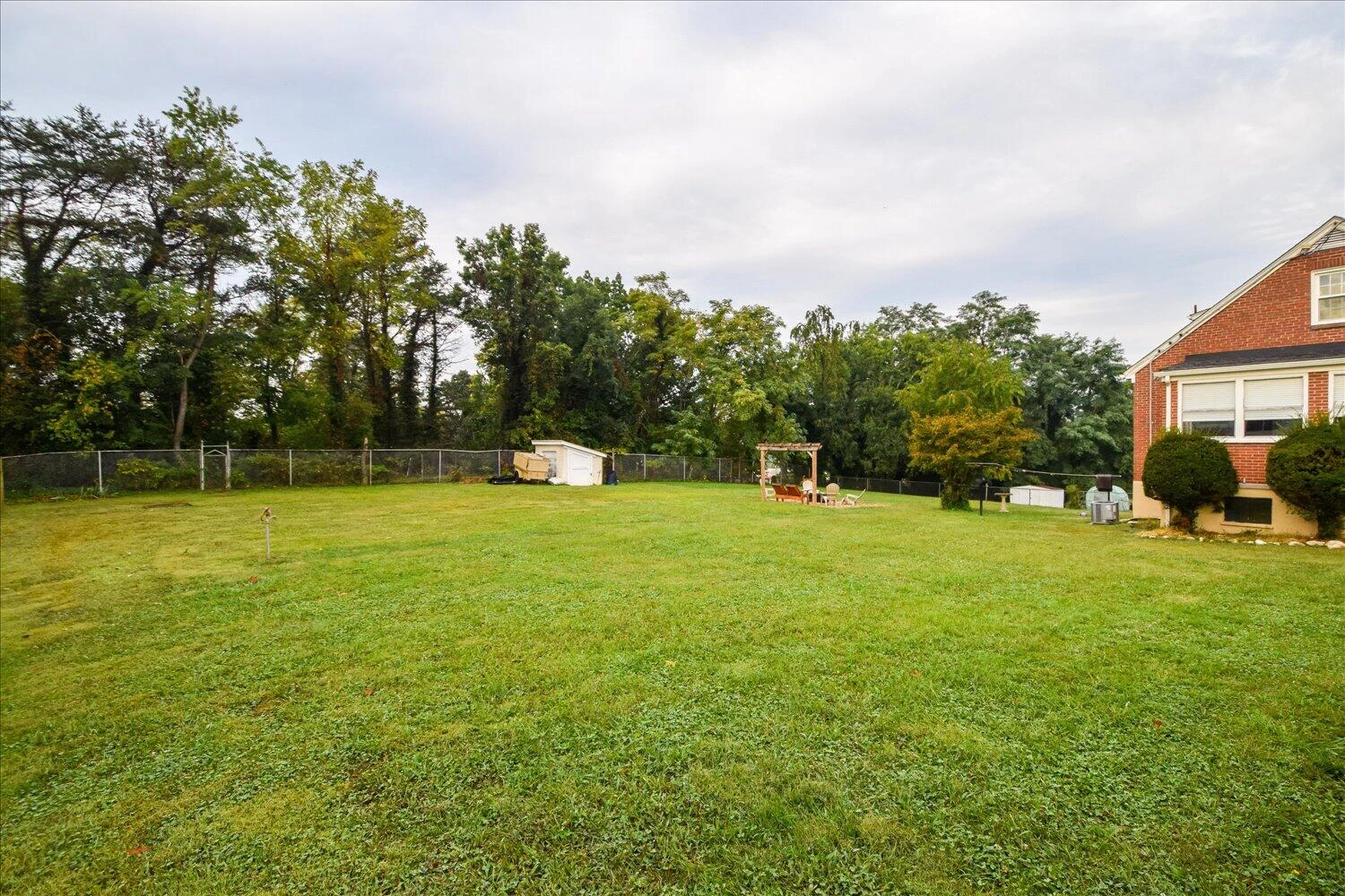 4124 Vermont AVE NW - Photo 25