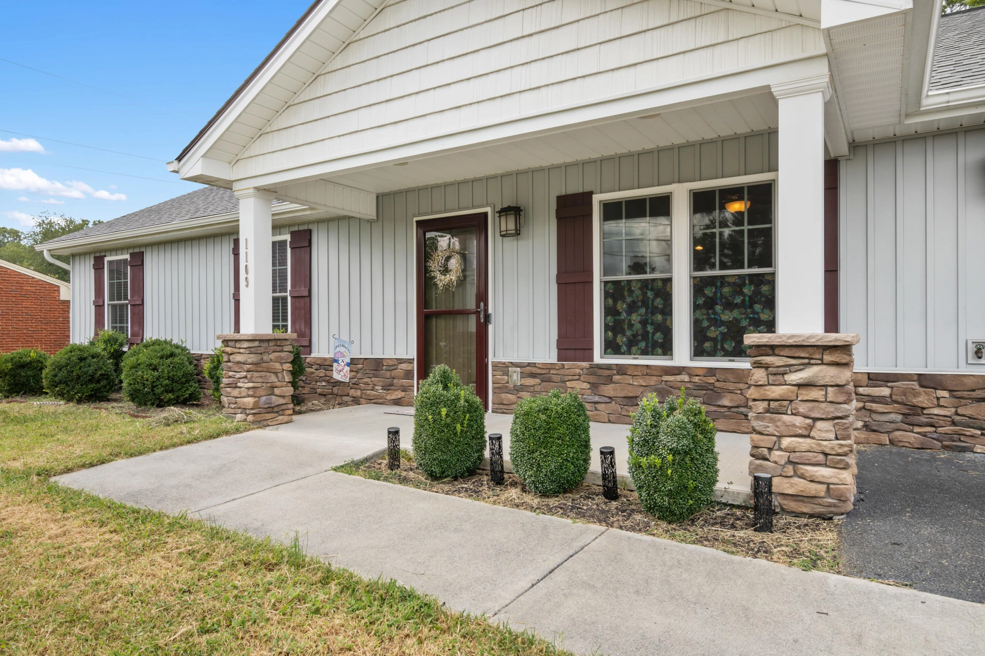 1109 Stoutamire DR - Photo 3