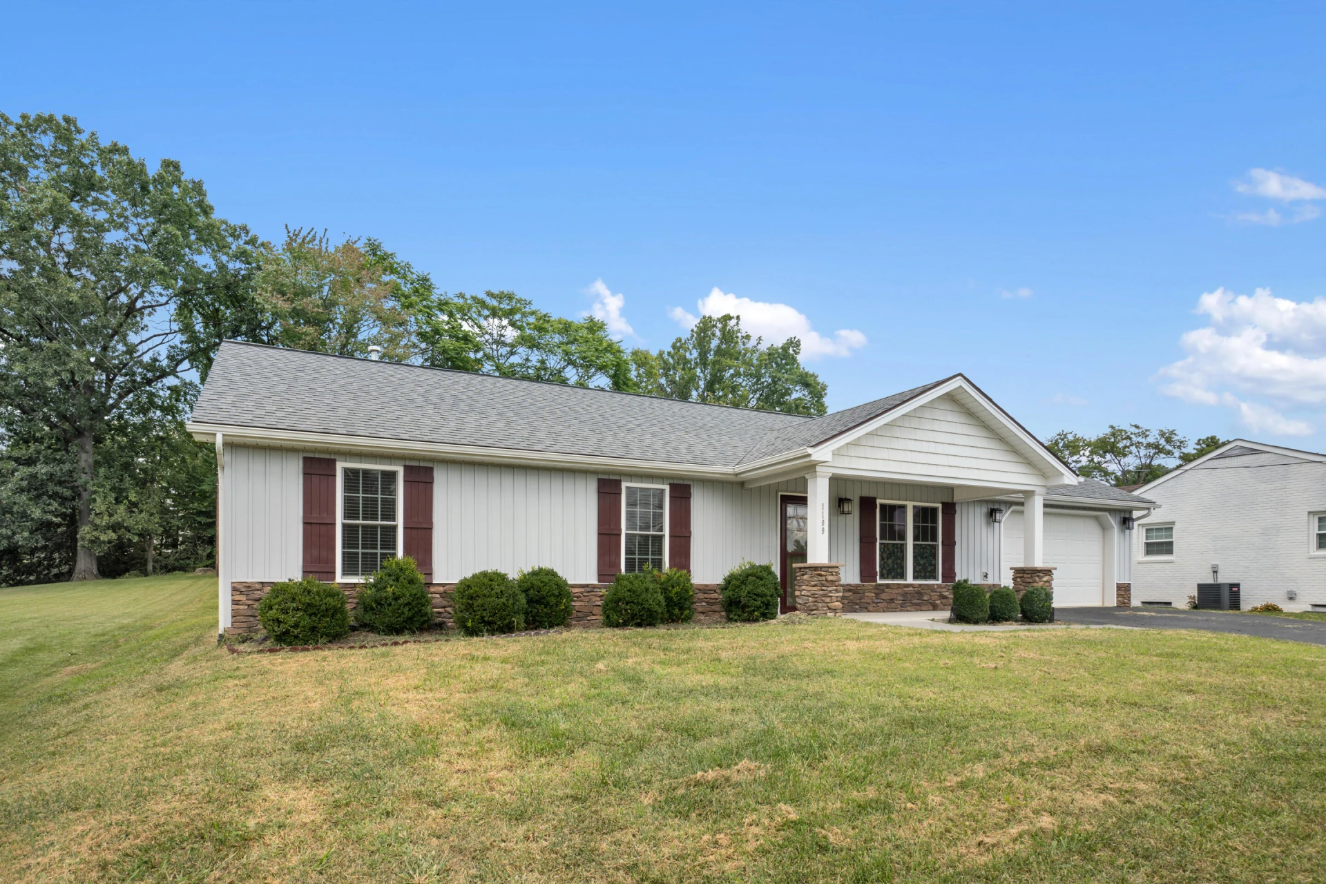 1109 Stoutamire DR - Photo 6