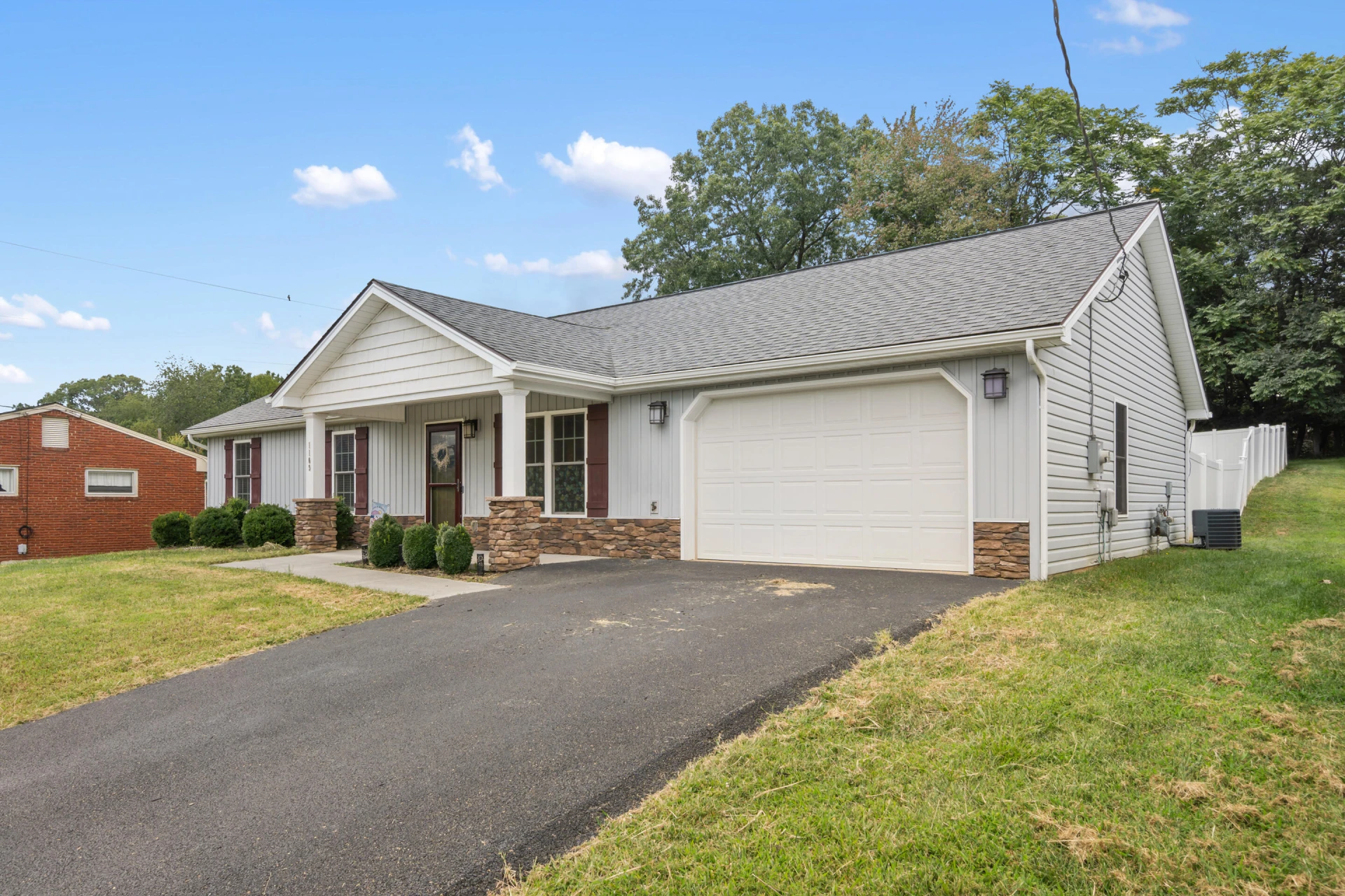 1109 Stoutamire DR - Photo 7