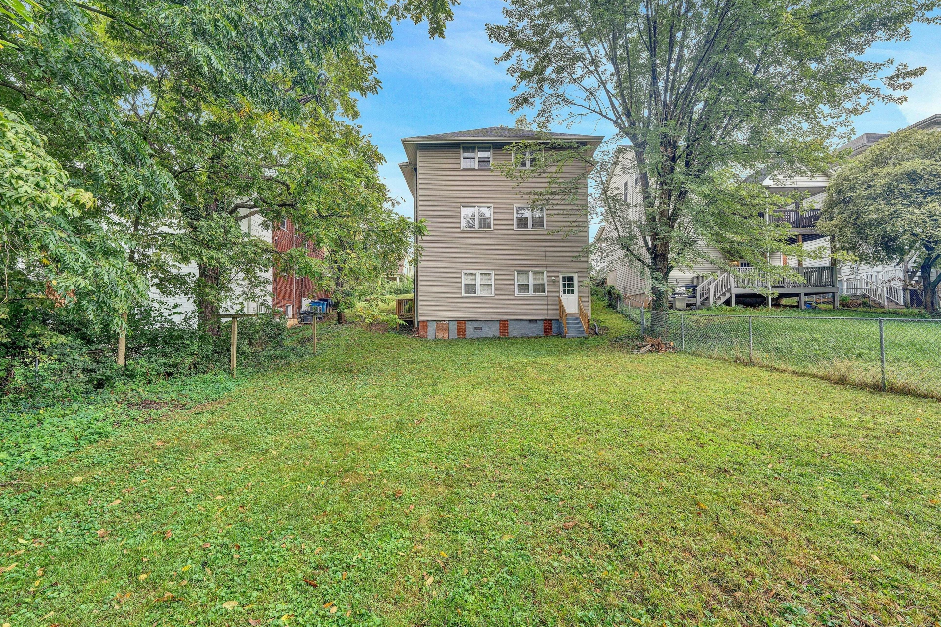2023 Berkley AVE SW - Photo 13