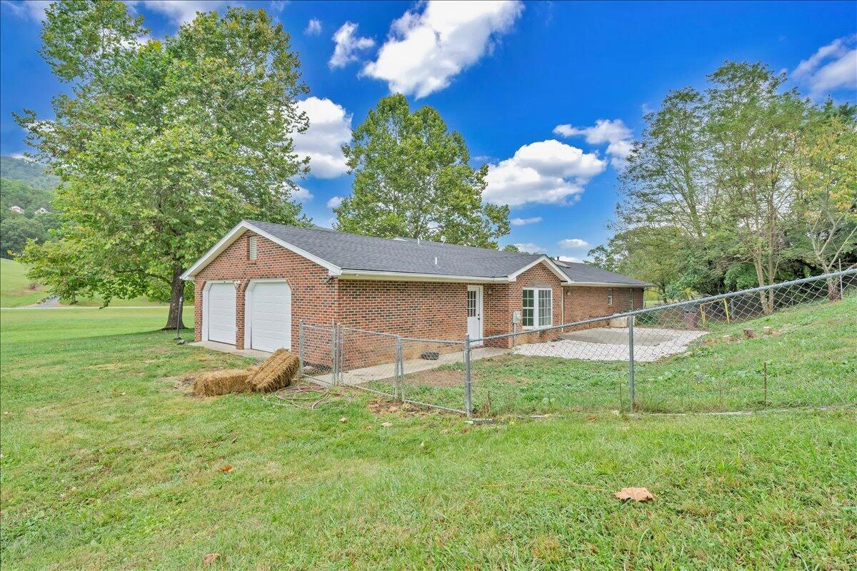 8116 Arabian LN - Photo 41