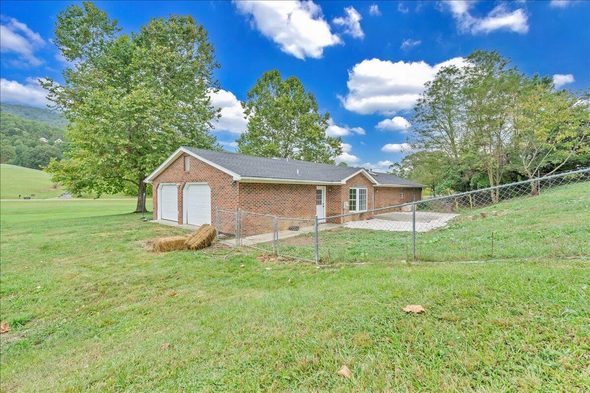 8116 Arabian LN - Photo 42