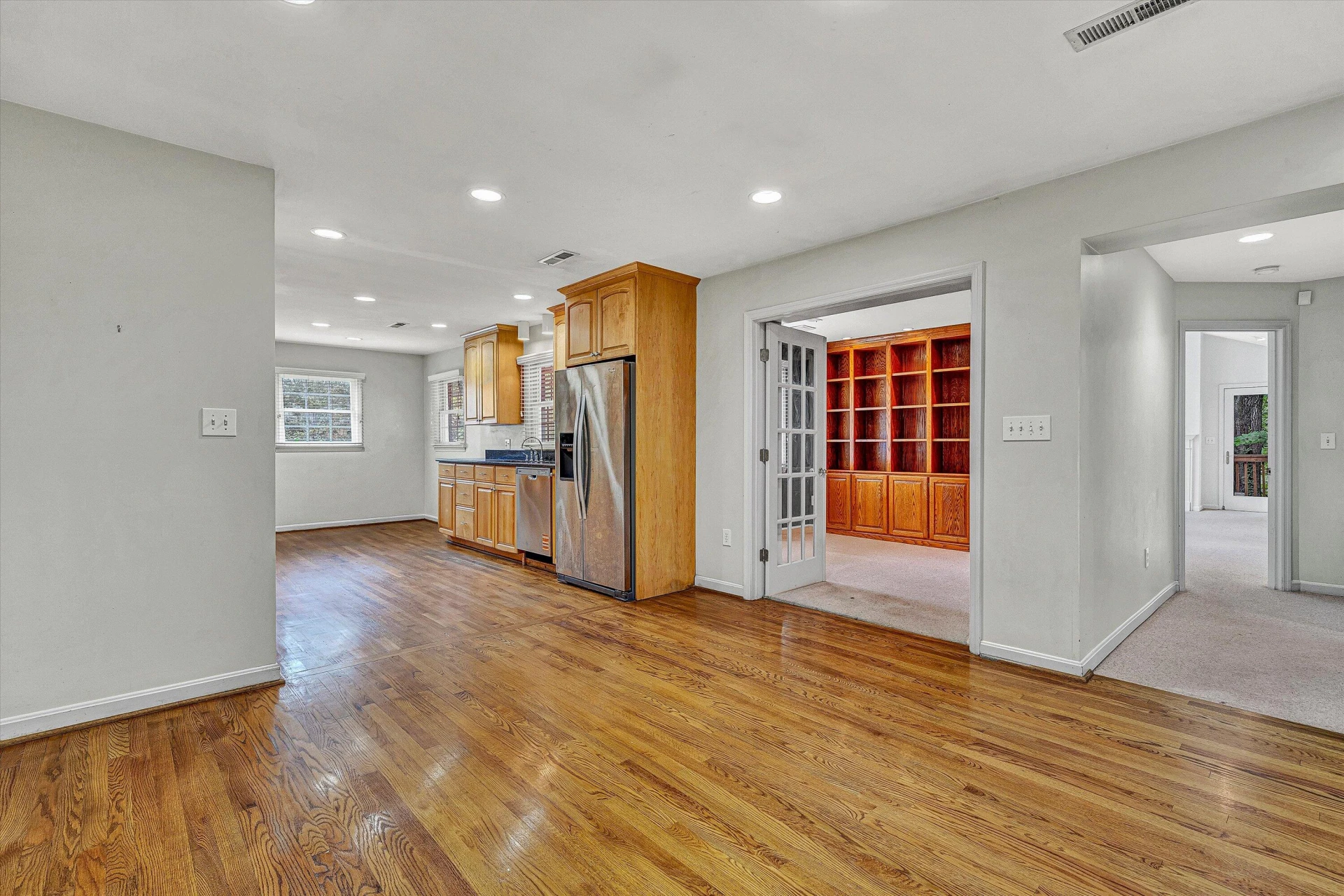 2644 Willowlawn ST - Photo 10