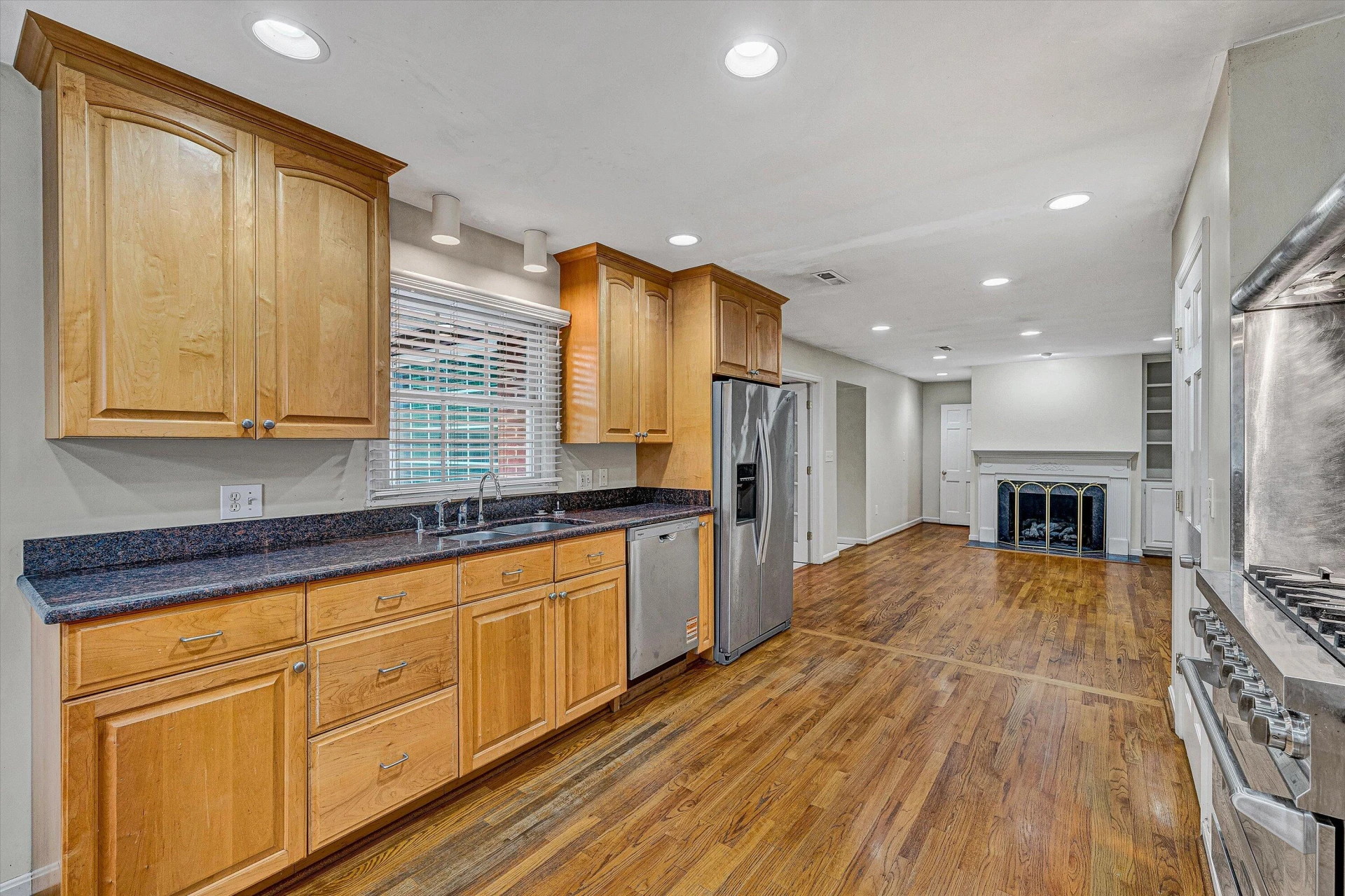 2644 Willowlawn ST - Photo 12