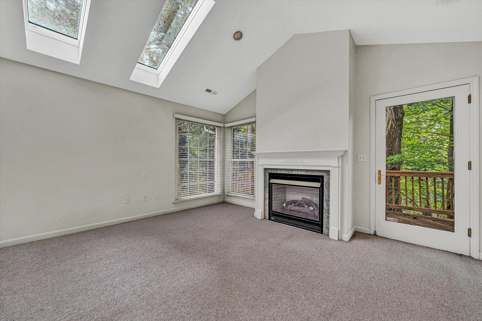 2644 Willowlawn ST - Photo 19