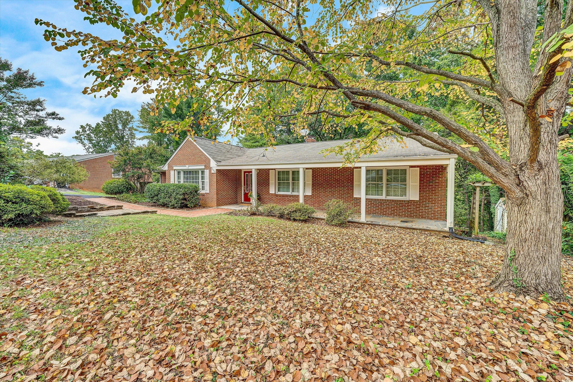 2644 Willowlawn ST - Photo 2