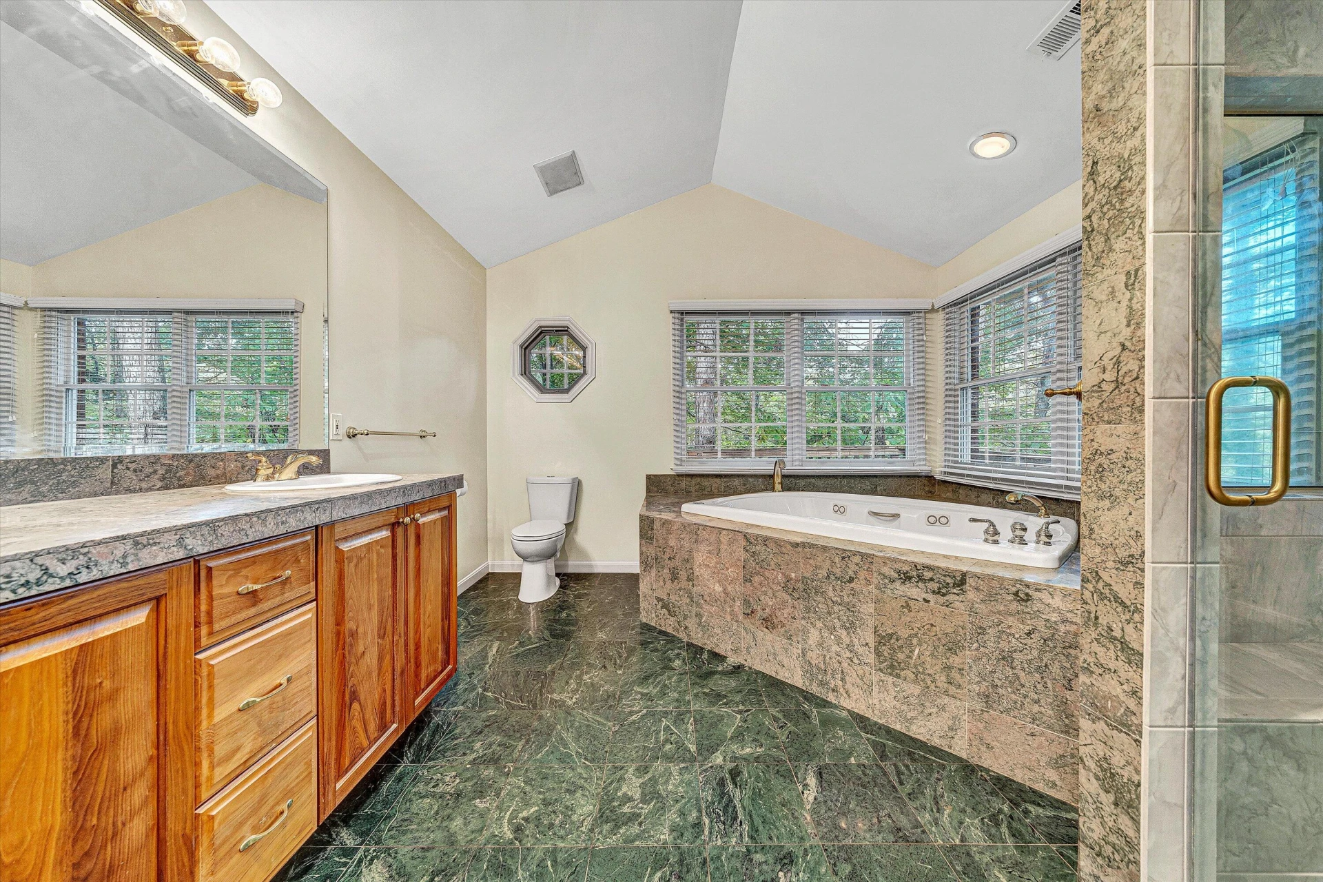 2644 Willowlawn ST - Photo 23