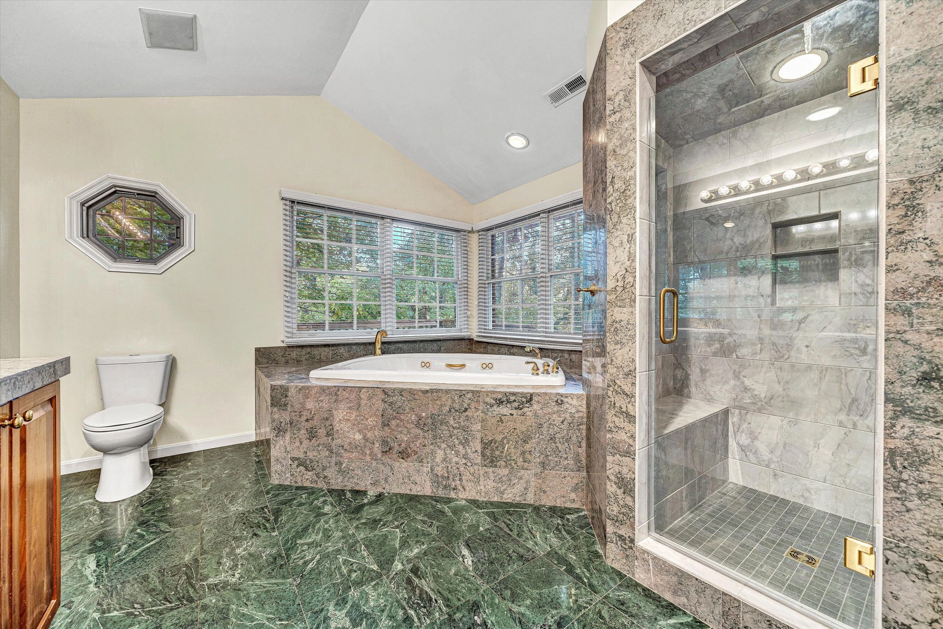 2644 Willowlawn ST - Photo 24