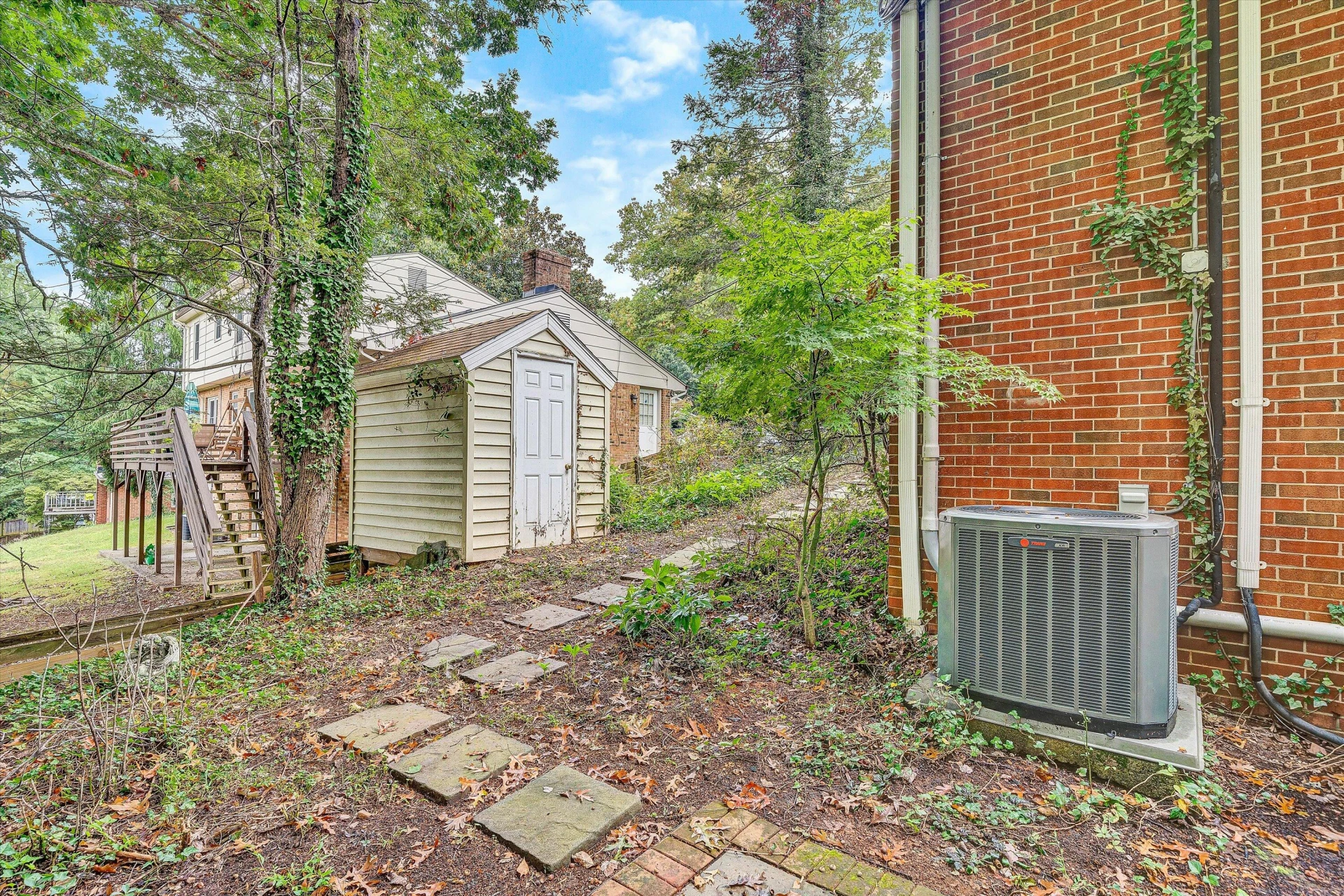 2644 Willowlawn ST - Photo 54