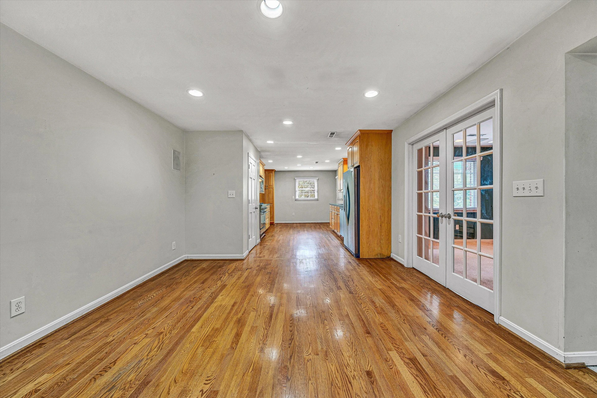 2644 Willowlawn ST - Photo 9