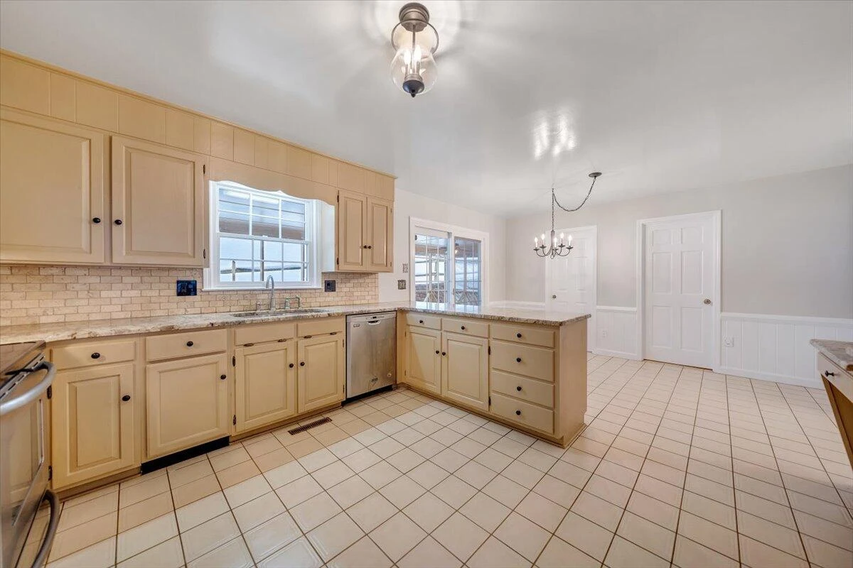 5139 Remington RD - Photo 18