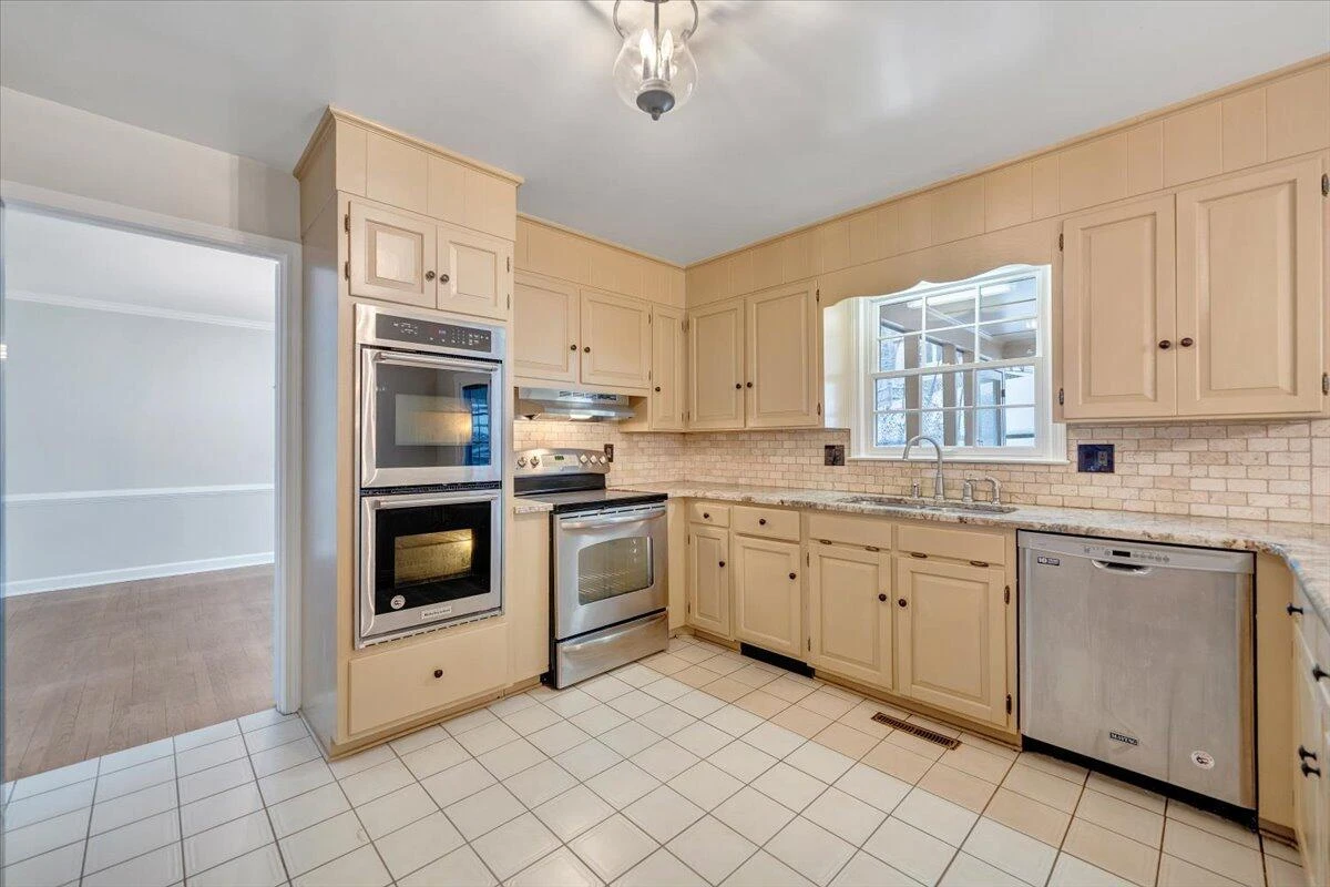 5139 Remington RD - Photo 21