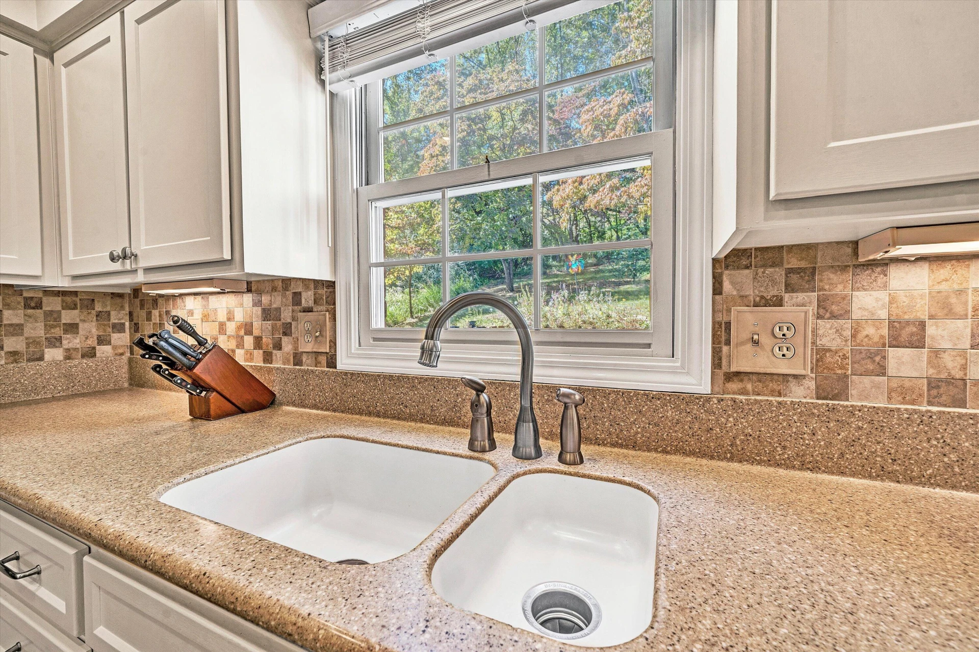 4739 Hickory Hill DR - Photo 15