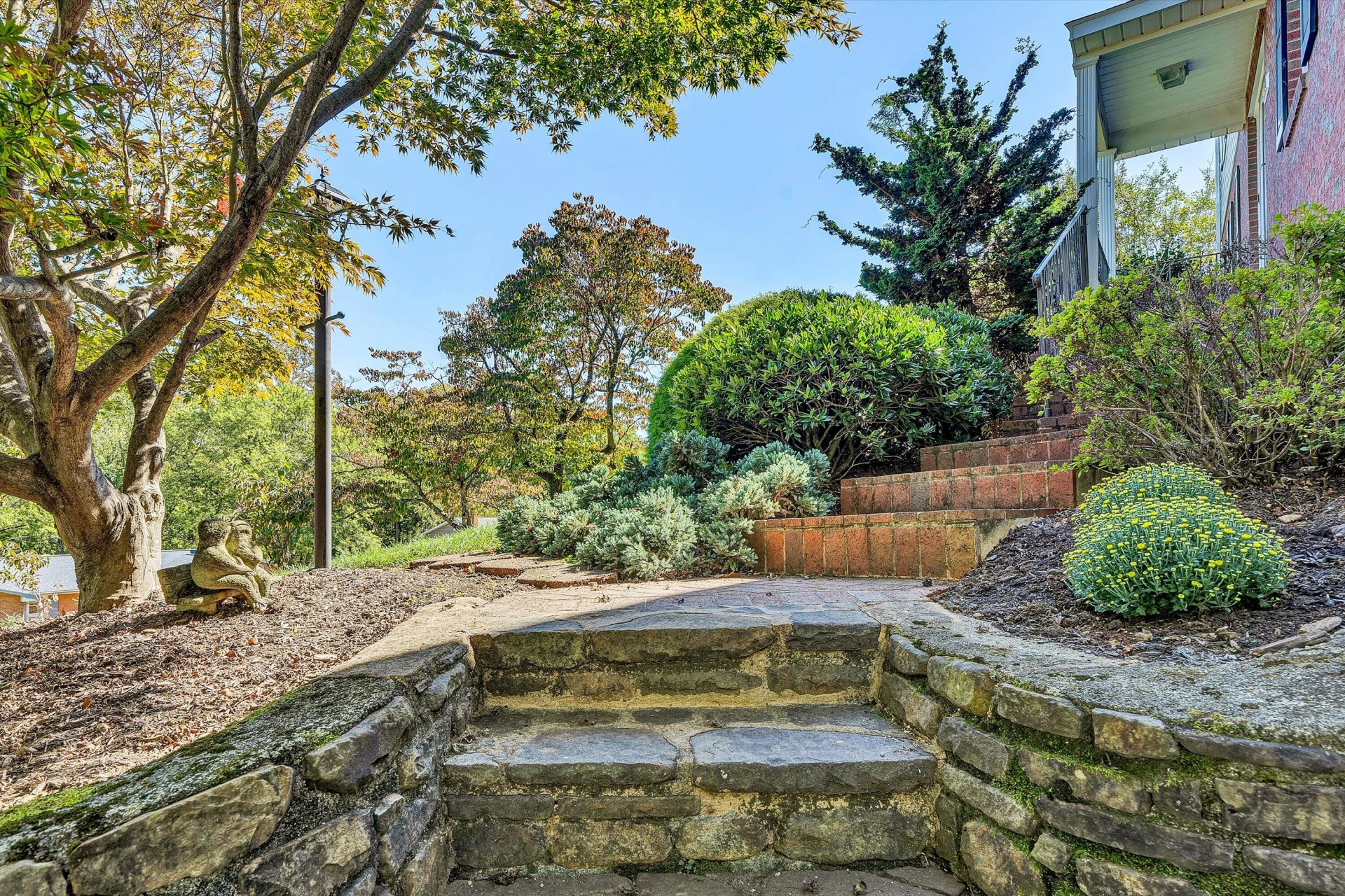4739 Hickory Hill DR - Photo 3