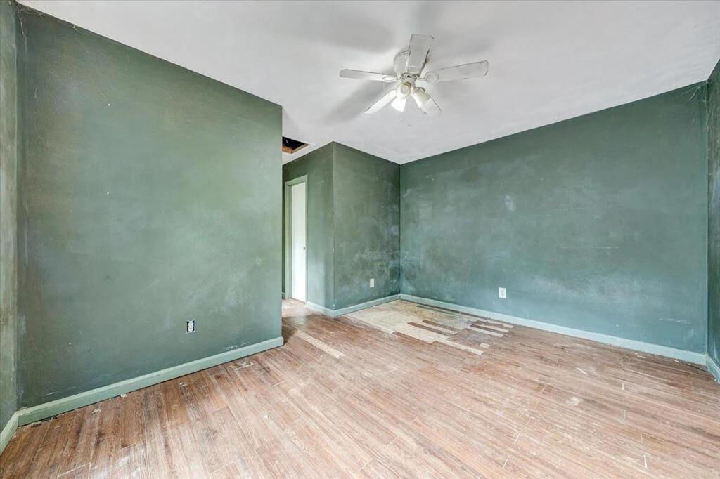 2321 Dunkirk AVE NE - Photo 12