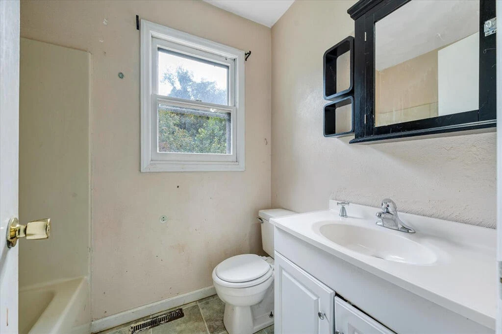 2321 Dunkirk AVE NE - Photo 14
