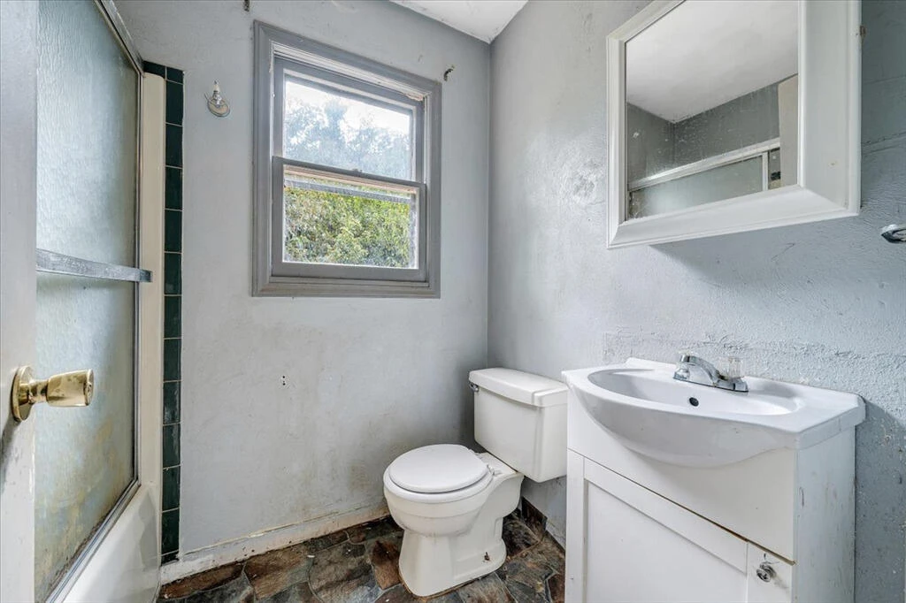 2321 Dunkirk AVE NE - Photo 15