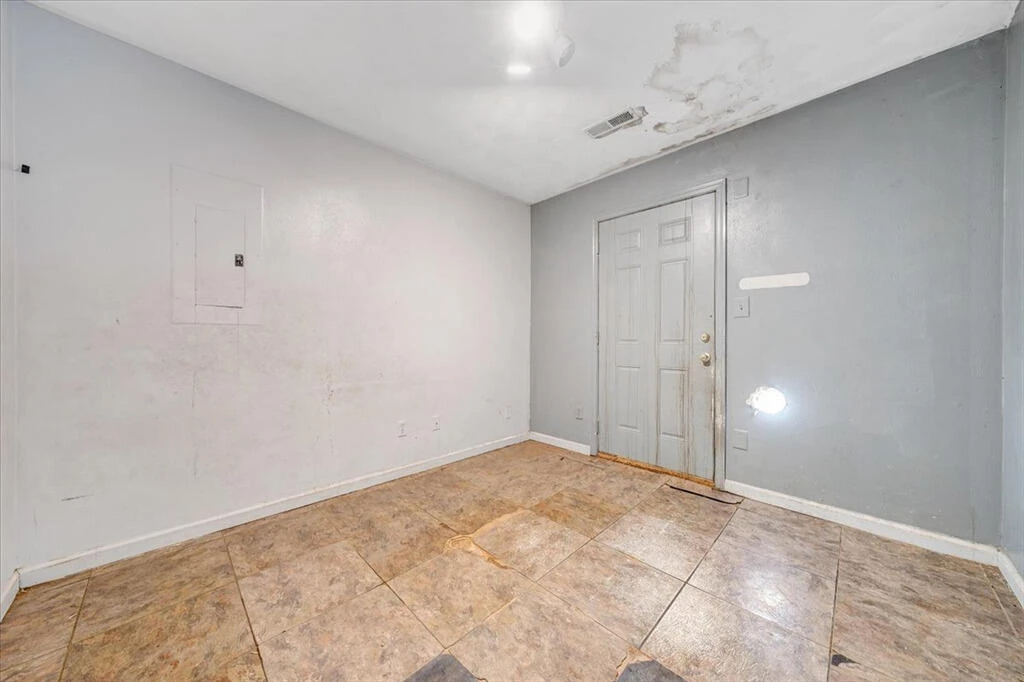 2321 Dunkirk AVE NE - Photo 16