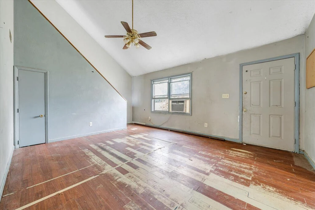 2321 Dunkirk AVE NE - Photo 19