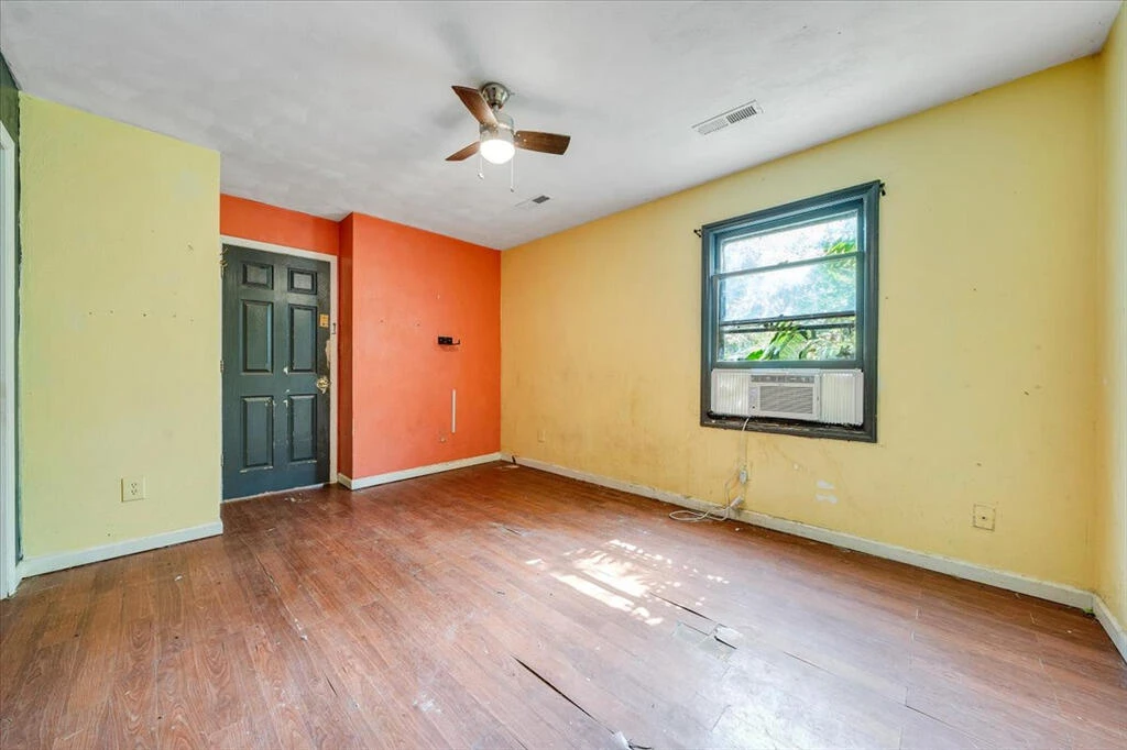 2321 Dunkirk AVE NE - Photo 21