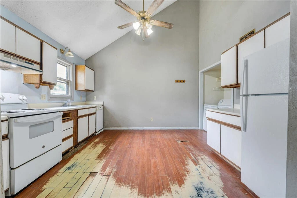 2321 Dunkirk AVE NE - Photo 7