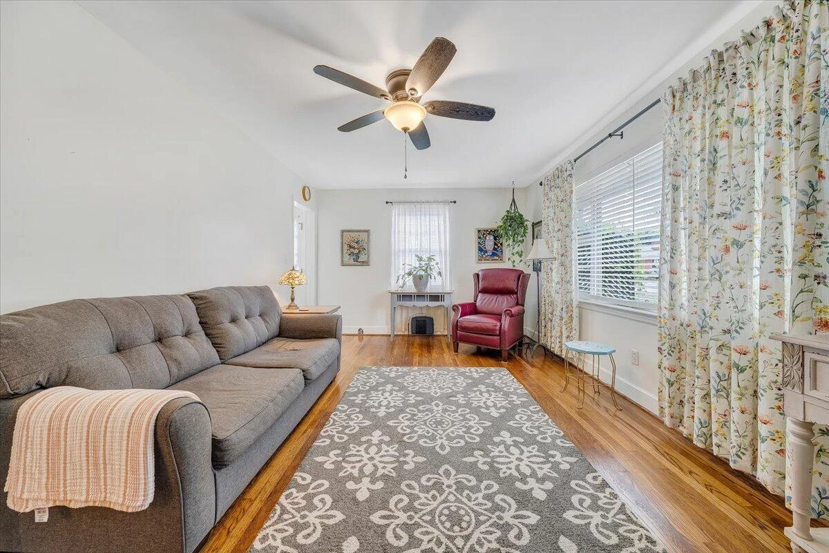 1410 Orchard DR - Photo 10