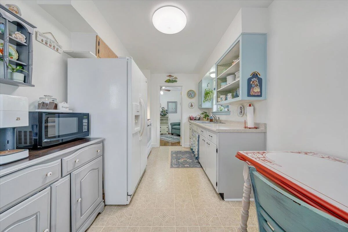 1410 Orchard DR - Photo 12