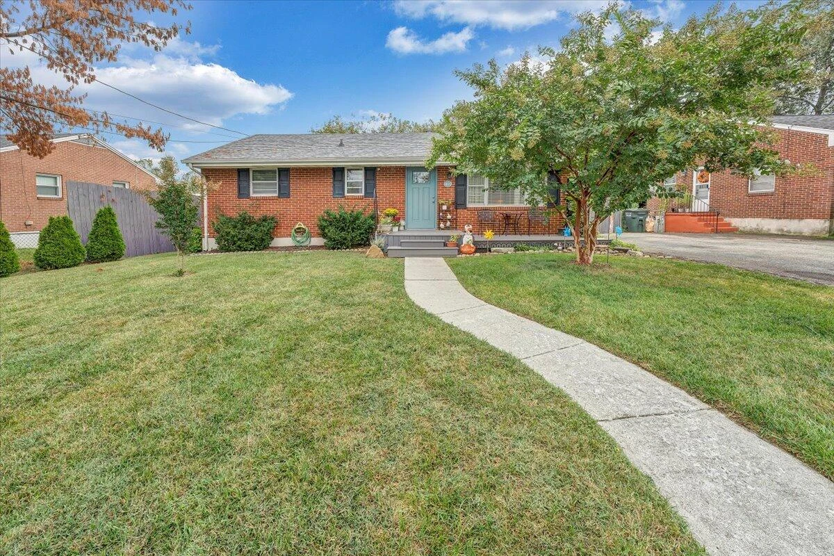 1410 Orchard DR - Photo 3