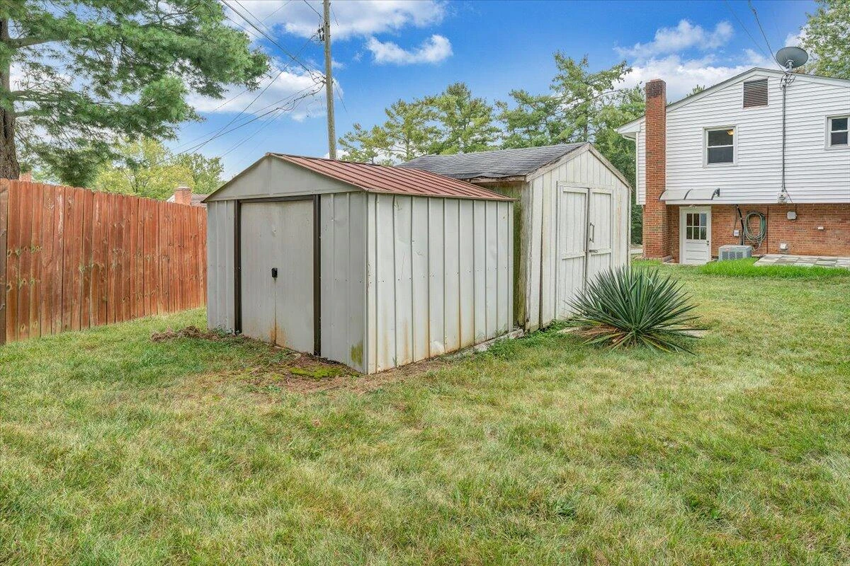 2915 Diplomat DR - Photo 15