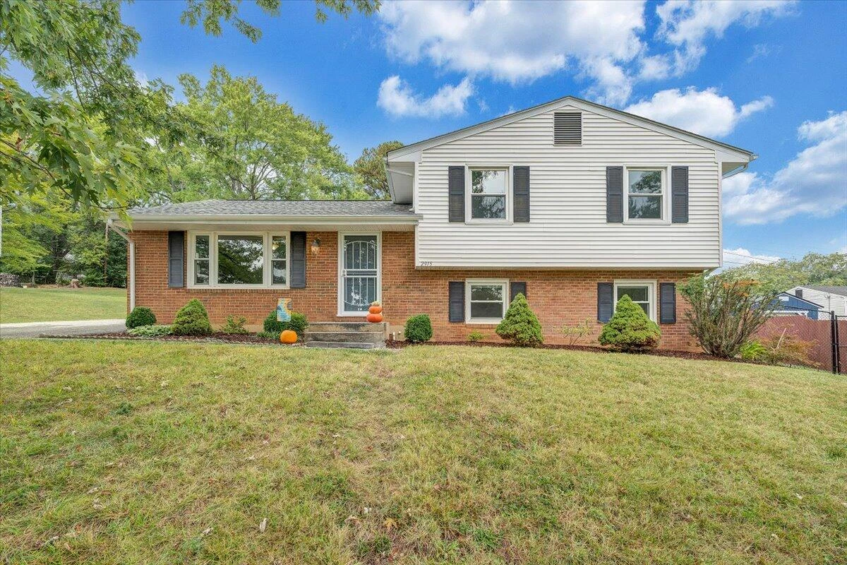 2915 Diplomat DR - Photo 11