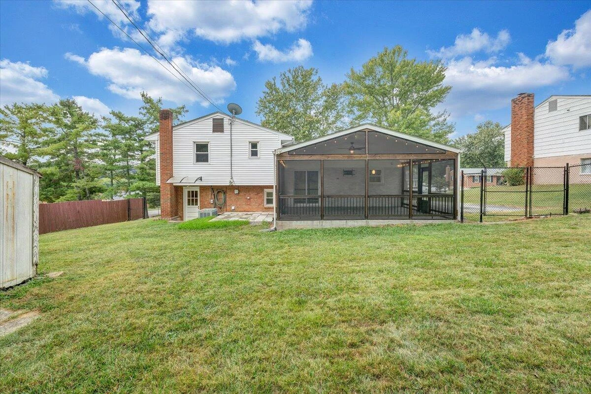 2915 Diplomat DR - Photo 13
